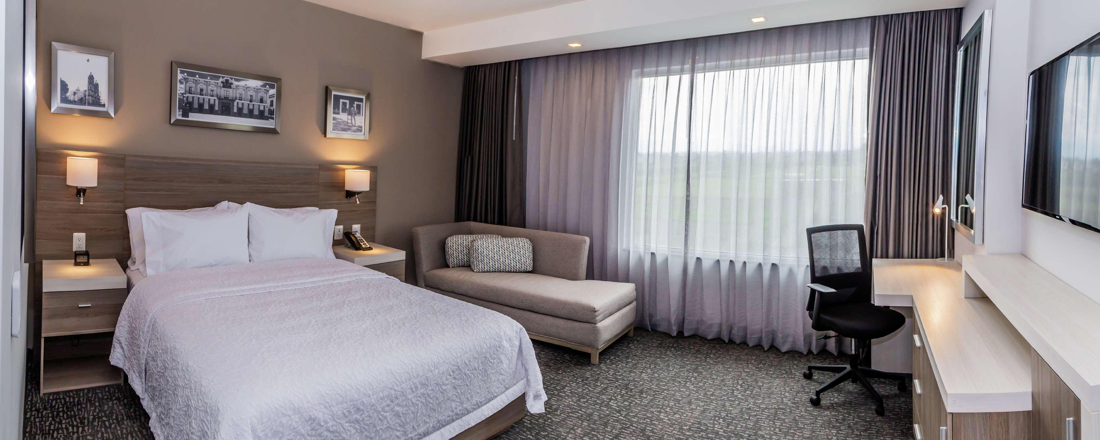 Hampton Inn & Suites By Hilton Puebla Zewnętrze zdjęcie
